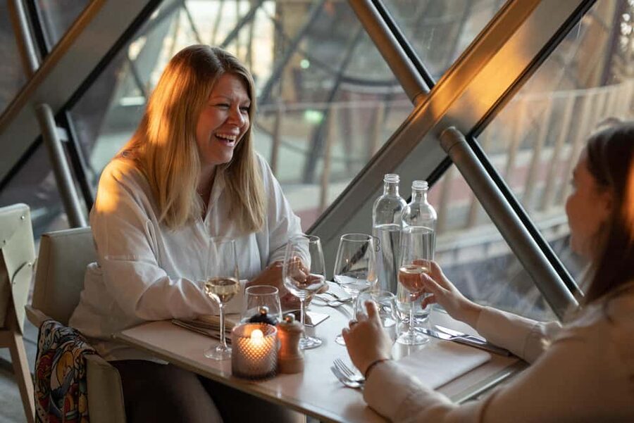 Paris: Early Dinner at Madame Brasserie in the Eiffel Tower - Drinks included with the meal