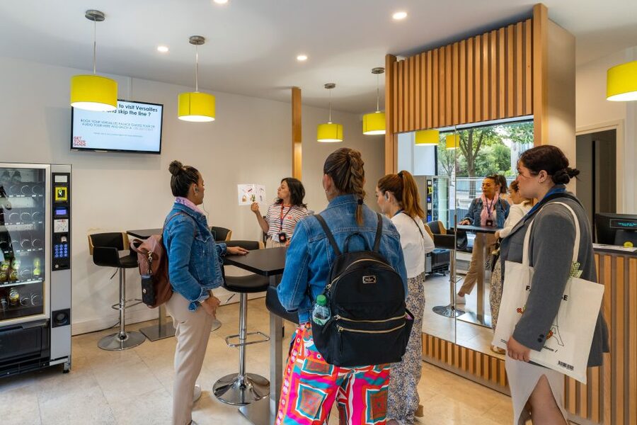 Paris: Eiffel Tower 2nd Floor or Summit Access - Meeting your host near Avenue Suffren