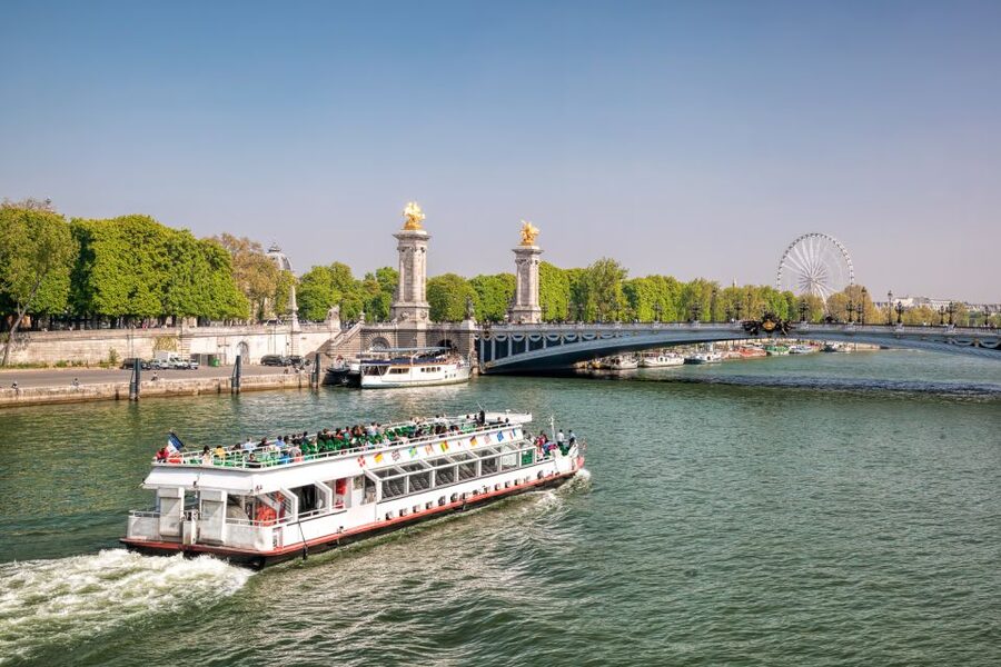 Paris: Eiffel Tower Access and Seine River Cruise - Two Paris icons in one 150-minute outing