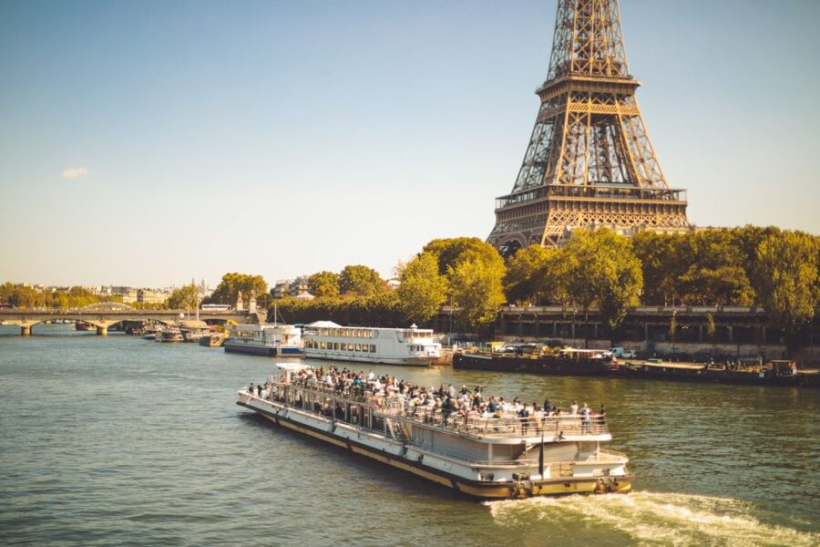 Paris: Eiffel Tower Access and Seine River Cruise - The transfer to the Seine cruise