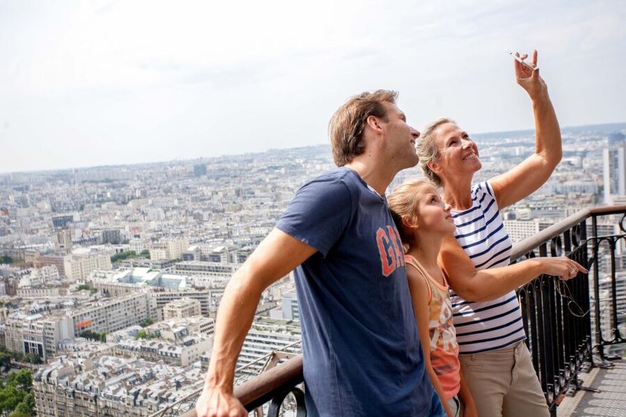 Paris: Eiffel Tower Access by Elevator & Seine River Cruise - What makes the guide portion useful
