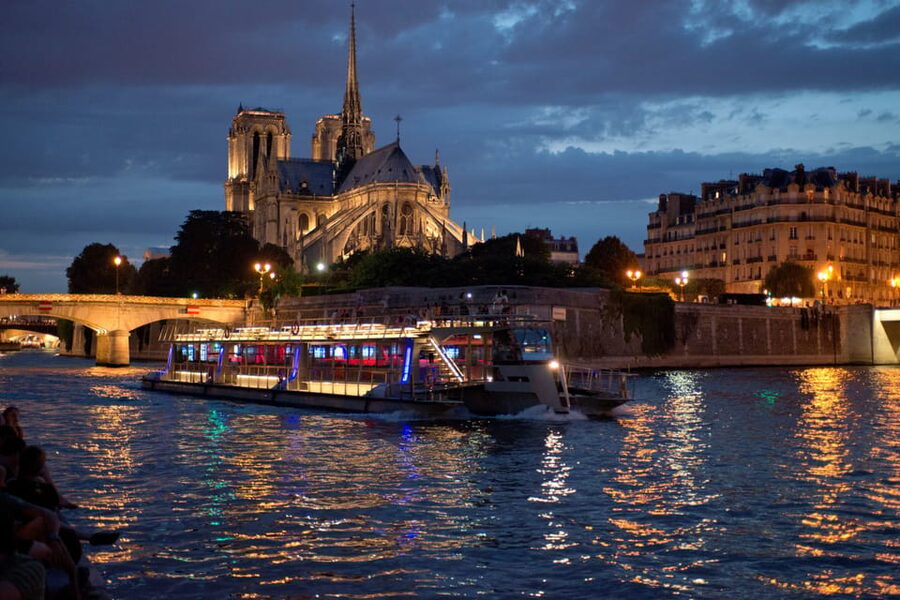 Paris: Eiffel Tower Dinner Cruise with a Moulin Rouge Show - Dinner above Paris or on the Seine