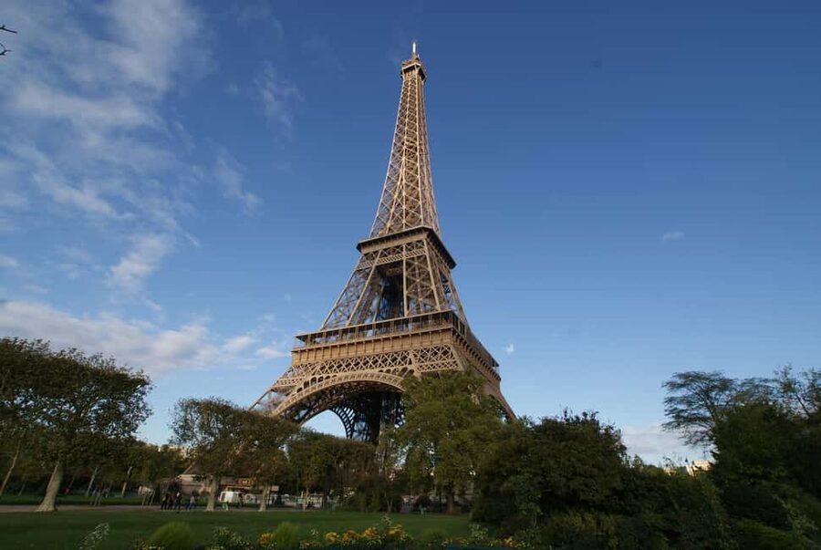 Paris: Eiffel Tower Elevator 2nd Level and Summit Access - Who will enjoy this experience most?