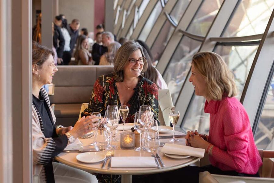Paris: Eiffel Tower's Madame Brasserie 3-course lunch 12:00 - Key points at a glance