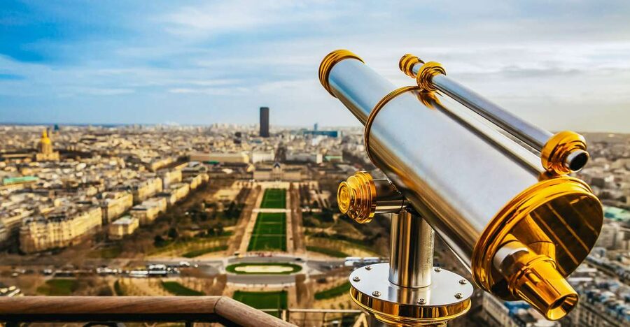 Paris: Eiffel Tower Tour with Summit or 2nd Floor Access - Meeting the guide beside the Seine