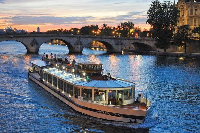 Paris en Scene 3 Course Seine River Dinner Cruise - Finding the boat at Île aux Cygnes