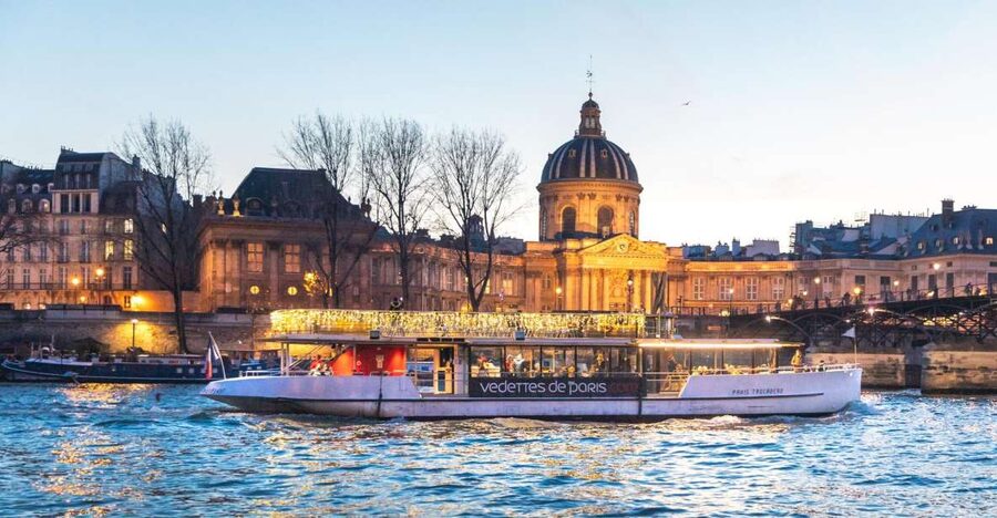 Paris: Evening River Cruise with Music - What you see in one hour on the Seine