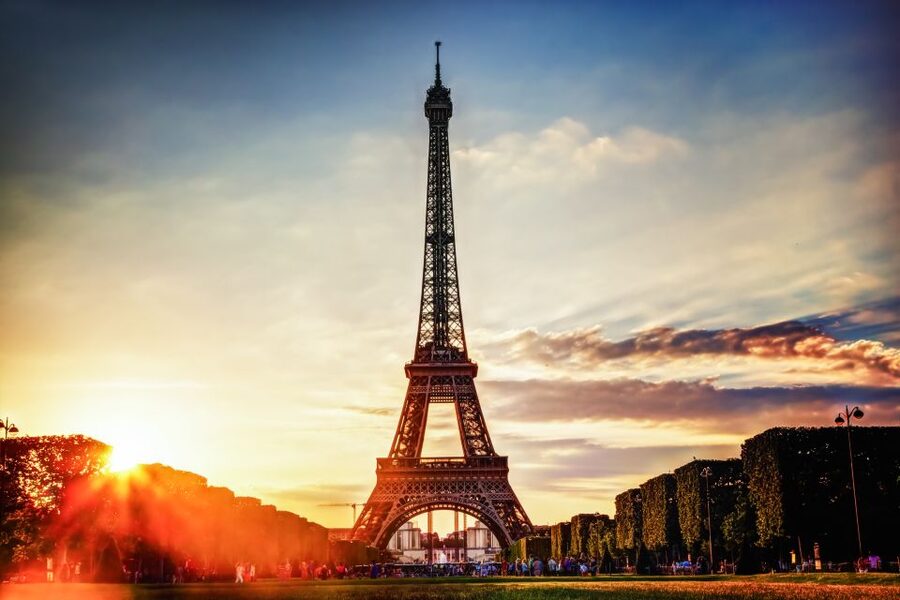 Paris: Evening Sightseeing Tour and Moulin Rouge Show - Is the $200 price fair?