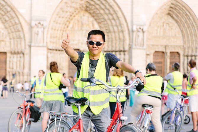 Paris Evening Snapshot Bike Tour - Notre Dame, the Ile de la Cite, and Sainte Chapelle