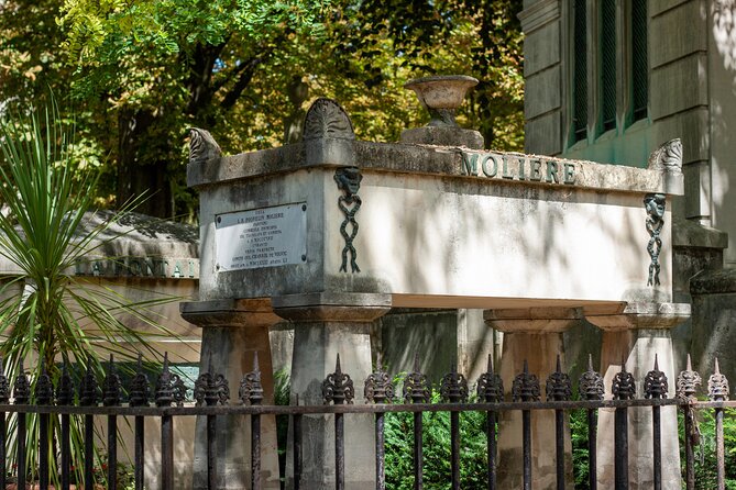 Paris: Famous Graves of Pere Lachaise Cemetery Guided Tour - Who should book this cemetery walk