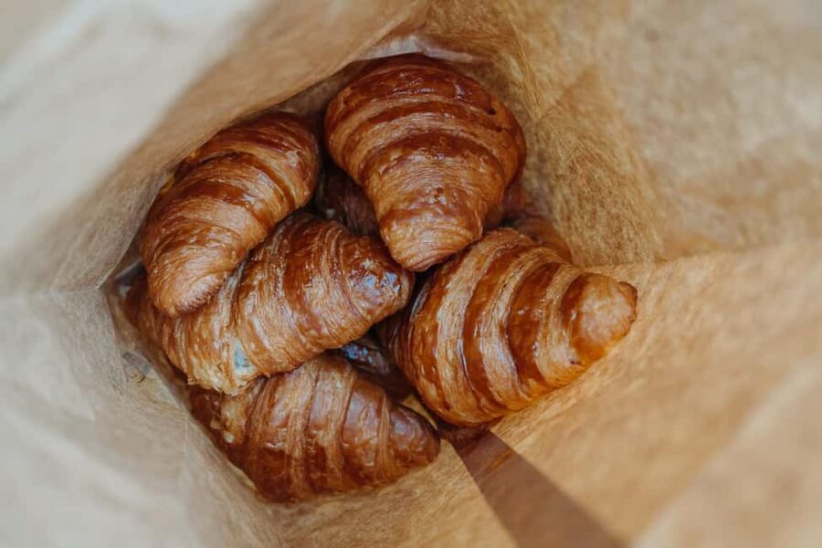 Paris: Food and Wine Tasting Walking Tour in Le Marais - What the guides add to the food