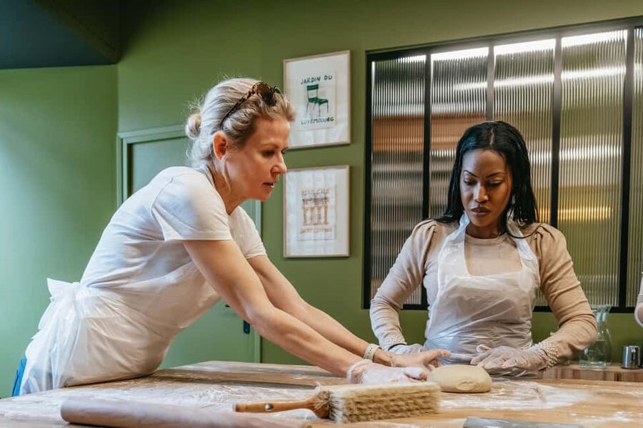 Paris: French Croissant Baking Class with a Chef - Why the eight-person limit matters