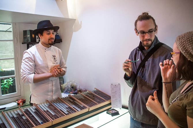 Paris French Sweets Tasting Tour with Pastries and Chocolates - Le Marais: sweets with a more varied city walk