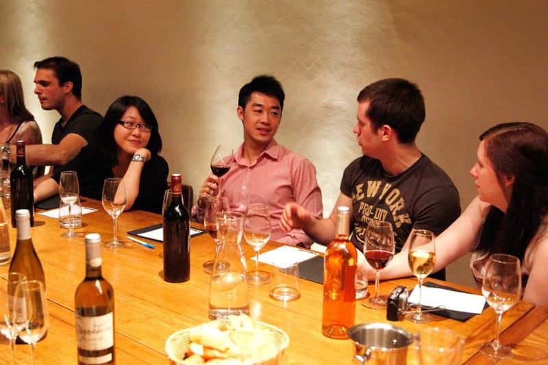 Paris: French Wine Tasting Class with Sommelier - Group size, seating, and the class mood