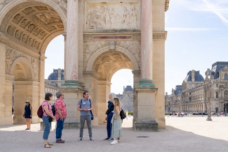 Paris: Guided Tour of the Must-Sees of the Louvre Museum - The Mona Lisa and the reality of the crowd