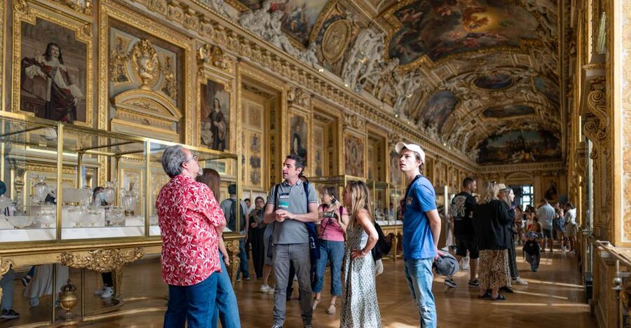Paris: Guided Tour of the Must-Sees of the Louvre Museum - Getting through the Louvre entrance