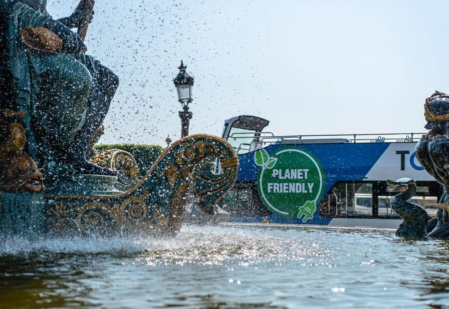 Paris: Hop-on Hop-off Bus Tour & Seine Cruise Bundle Tour - Stop 3: Notre-Dame and the Left Bank
