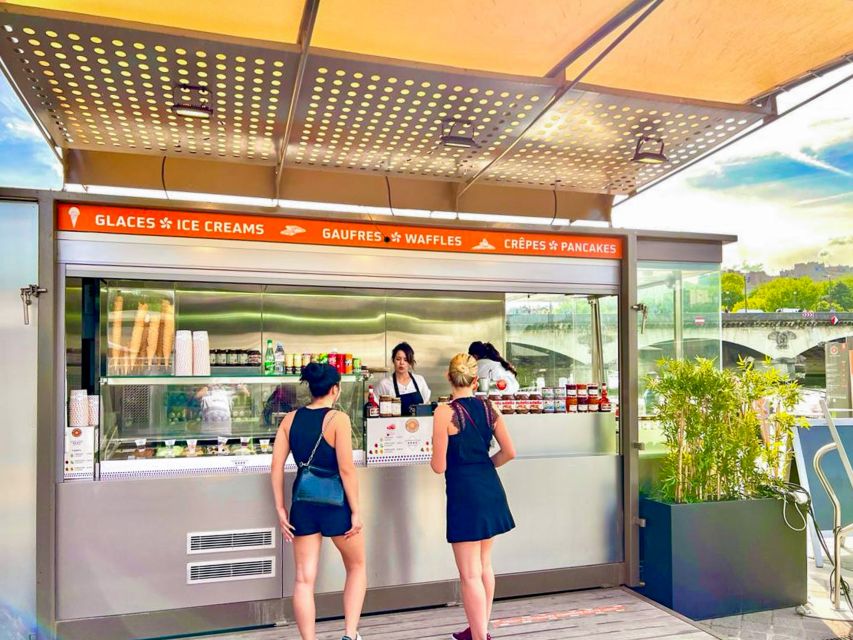 Paris: Illuminated Evening River Cruise & Waffle Tasting - A night cruise with Paris in the spotlight