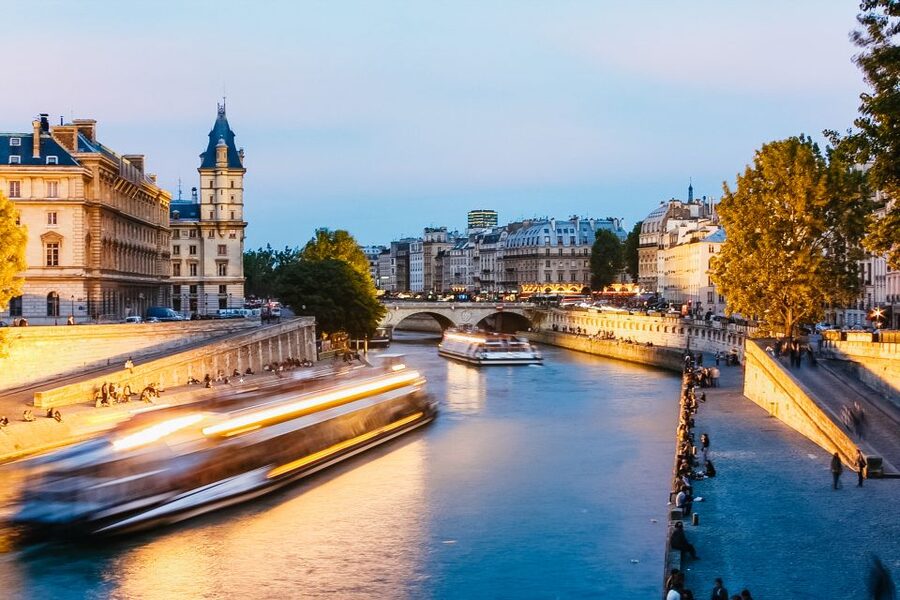 Paris: Illuminated Evening River Cruise & Waffle Tasting - Following the Seine past Paris icons