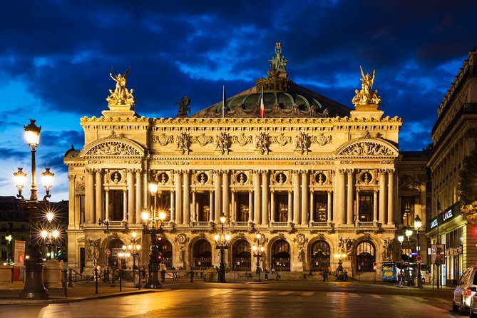 Paris Illuminations Tour with Moulin Rouge Show and Cruise Option - The audio app can make or break the city tour
