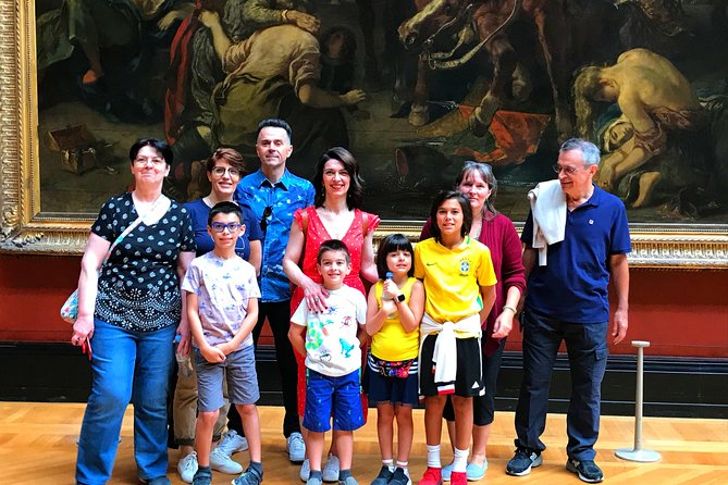 Paris Kids and Families Private Louvre Tour - Meeting beneath the Arc de Triomphe du Carrousel