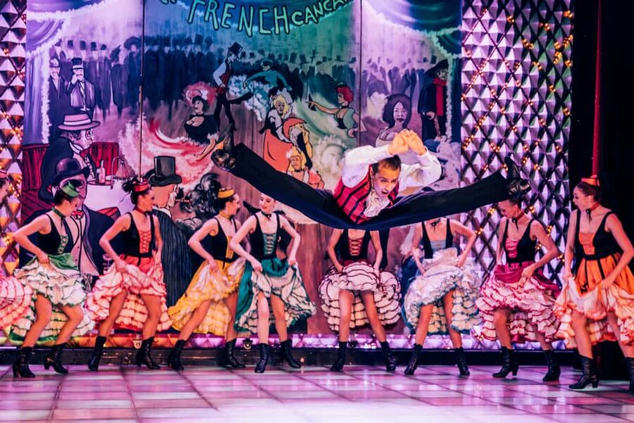Paris: La Nouvelle Eve Cabaret Show with Champagne - Champagne, drinks, and the missing dinner