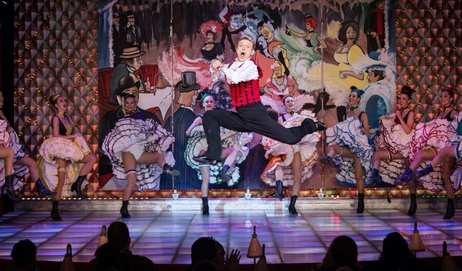 Paris: La Nouvelle Eve Cabaret Show with Champagne - Is $116 good value?