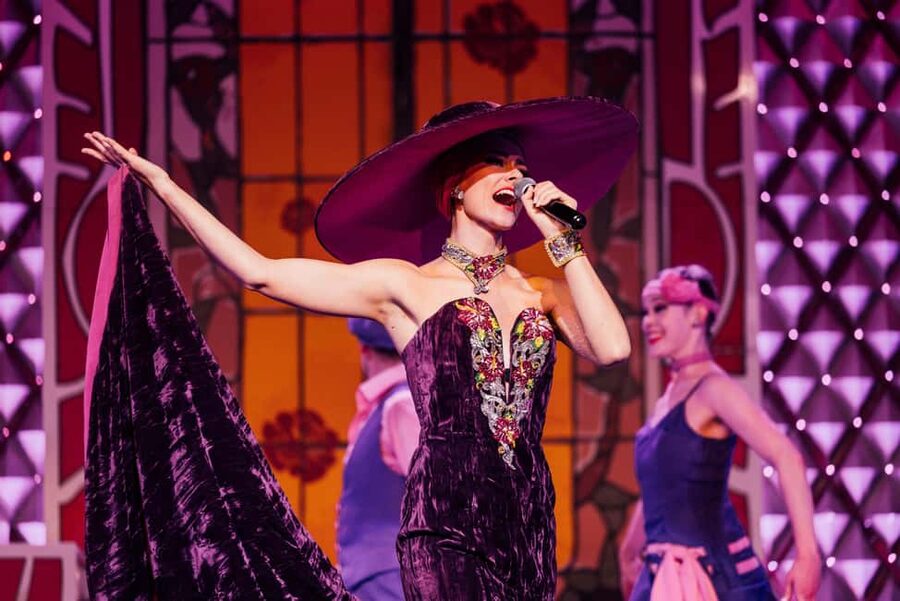 Paris: La Nouvelle Eve Cabaret Show with Champagne - Should you book this cabaret?