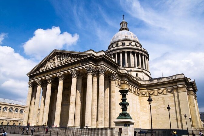 Paris Latin Quarter Pub Crawl Bars and Clubs - What is included, and what is not