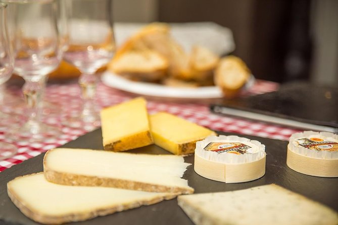 Paris Le Marais District Original Food and Wine Tasting Tour - The possible café finish and what you actually eat