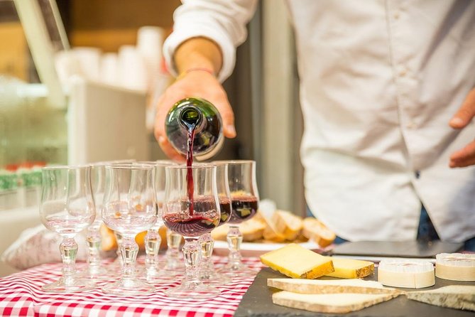 Paris Le Marais District Original Food and Wine Tasting Tour - Marché des Enfants Rouges and the oldest market setting