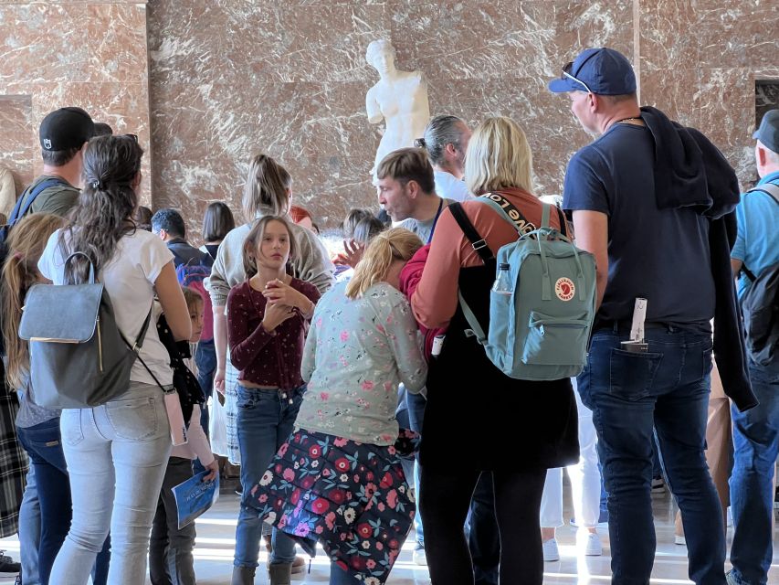 Paris Louvre: 2-Hour Private Tour for Groups or Families - Why a private guide helps at the Louvre