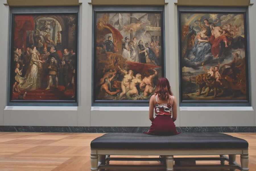 Paris: Louvre Masterpieces Tour with Pre-Reserved Tickets - Key points at a glance