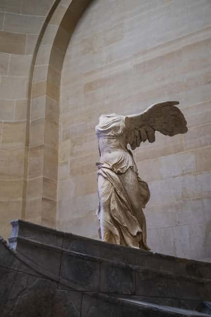Paris: Louvre Masterpieces Tour with Pre-Reserved Tickets - Two hours guided, then time on your own