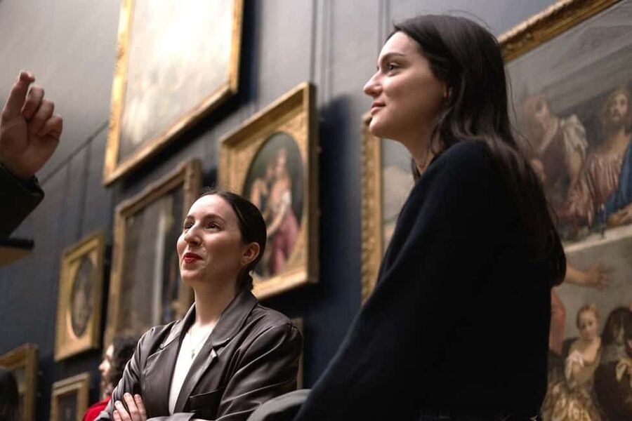 Paris: Louvre Masterpieces Tour with Pre-Reserved Tickets - French drama: The Raft of the Medusa and Liberty Leading the People