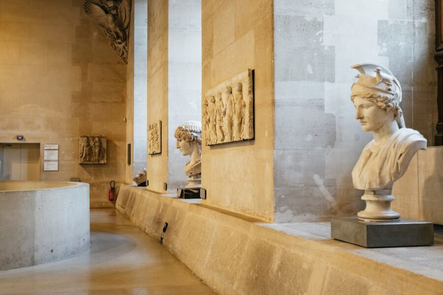 Paris: Louvre Museum Entry Ticket With Host and River Cruise - Should you book the Louvre and Seine cruise package?