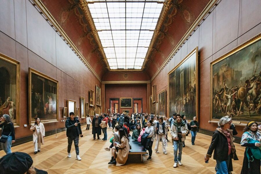 Paris: Louvre Museum Entry Ticket With Host and River Cruise - Moving from the Louvre to the Seine