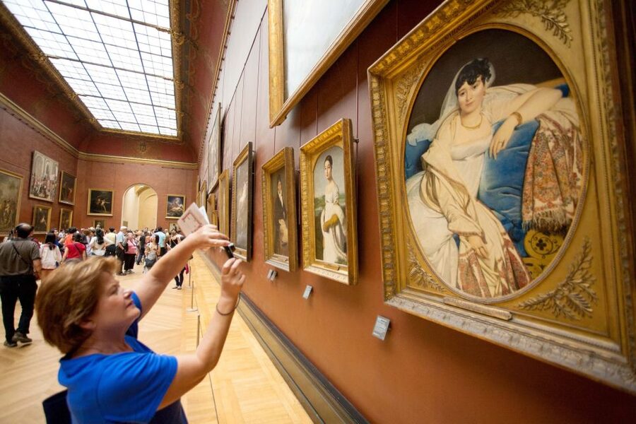 Paris: Louvre Museum Guided Tour - Timing, crowds, and comfort