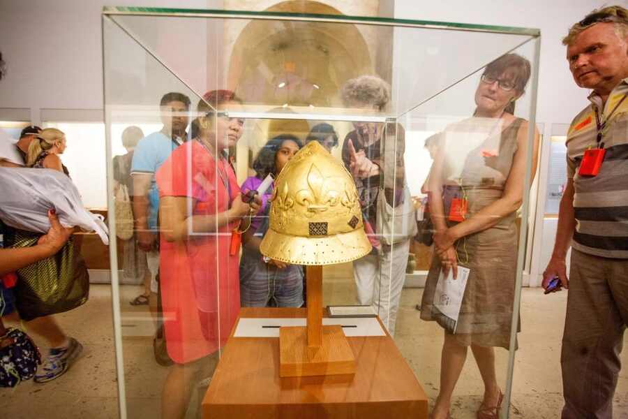 Paris: Louvre Museum Guided Tour - The Mona Lisa without losing the whole tour