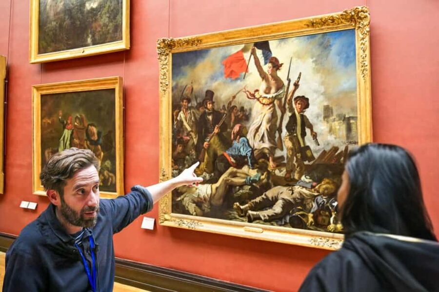 Paris: Louvre Museum Guided Tour with Skip-the-Ticket-Line - The Louvre’s grand scale in a two-hour route