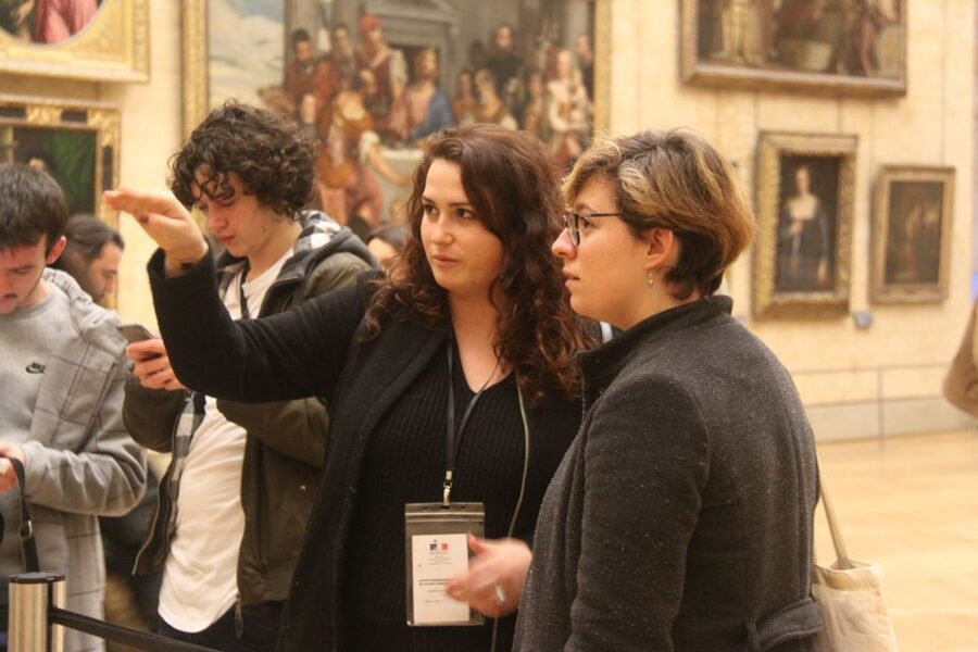 Paris: Louvre Museum Highlights and Mona Lisa Tour - Inside the former palace