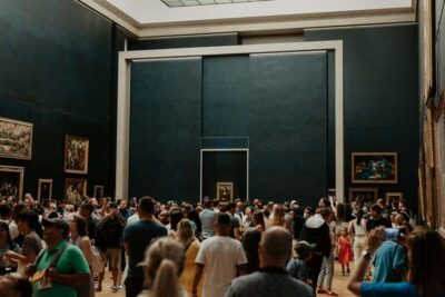 Louvre Museum Hosted Entry and Mona Lisa Audioguide