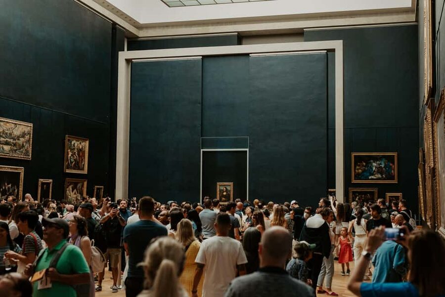 Paris: Louvre Museum Hosted Entry and Mona Lisa Audioguide - Timed entry helps, but security still takes time