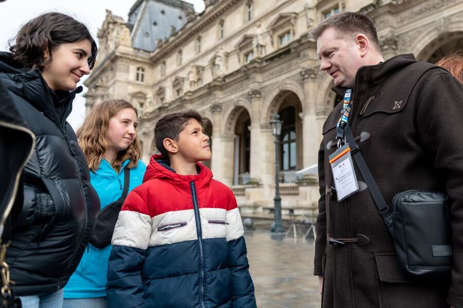 Paris: Louvre Private Family Tour for Kids + Reserved Entry - Why a private Louvre tour helps with children