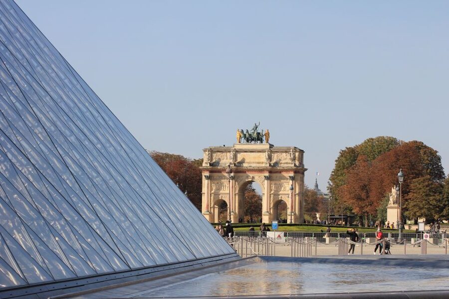 Paris: Louvre Reserved Ticket and River Cruise Combo - What to see inside the Louvre
