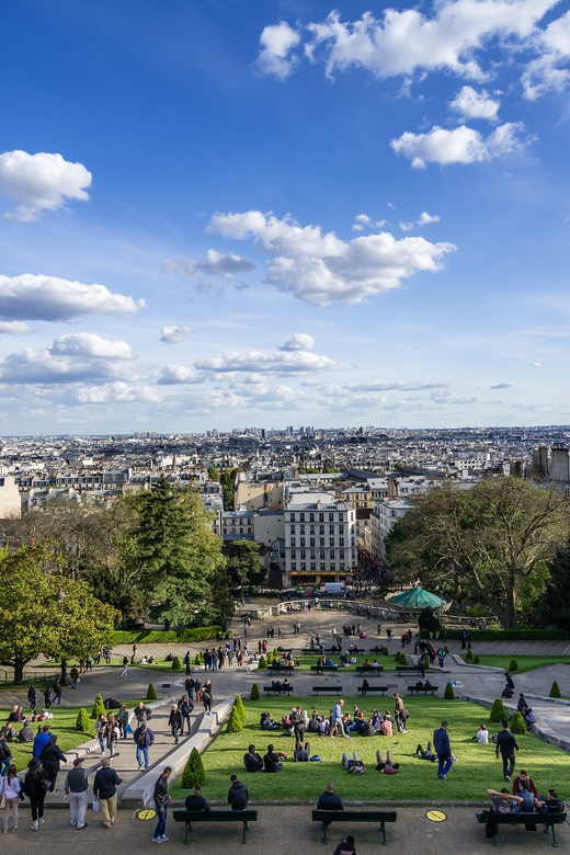 Paris: Montmartre Highlights Walking Tour with a Local Guide - Bateau-Lavoir and the making of modern art