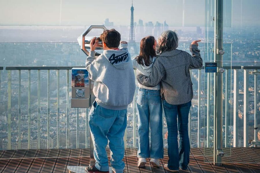 Paris: Montparnasse Tower Observation Deck Entry Ticket - Why Montparnasse gives you the better Eiffel Tower picture