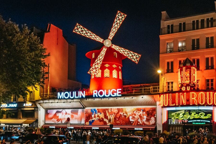 Paris: Night Bus Tour with Audioguide - The Eiffel Tower After Dark