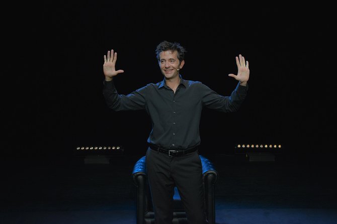 Paris night out : Comedy in English 'How to Become a Parisian ?' - Planning your evening around the theater