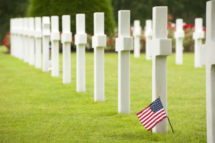 Paris: Normandy D-Day Sites Guided Day Trip with Lunch - Walking through the craters at Pointe du Hoc